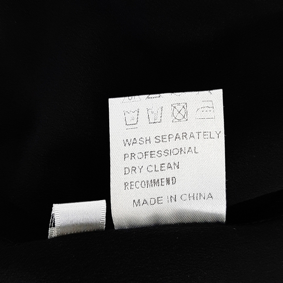 🅱️🅾️G🅾️ 100% Silk black top with lace cutout - Picture 13 of 13